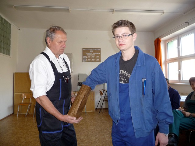 img00105.jpg