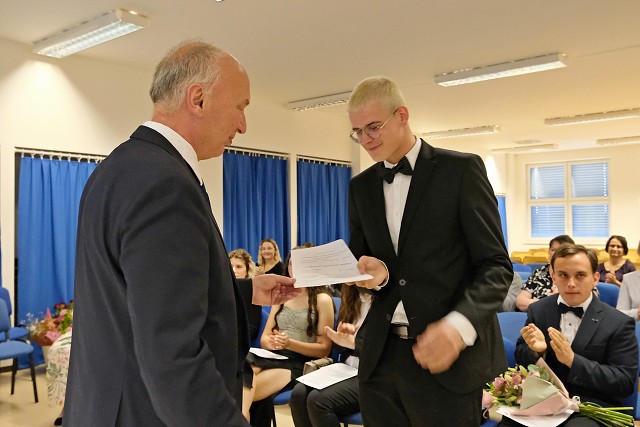 img00033.jpg