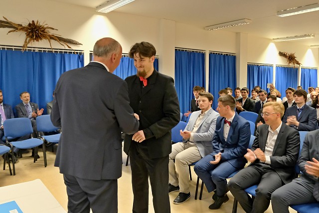 img00052.jpg
