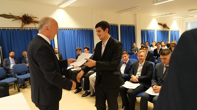 img00124.jpg
