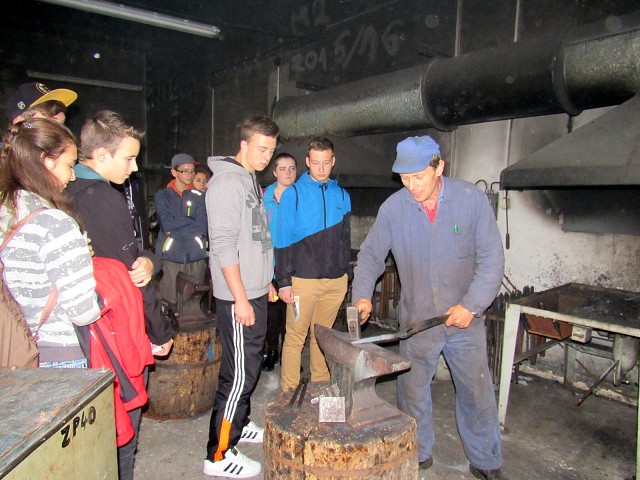 img00077.jpg